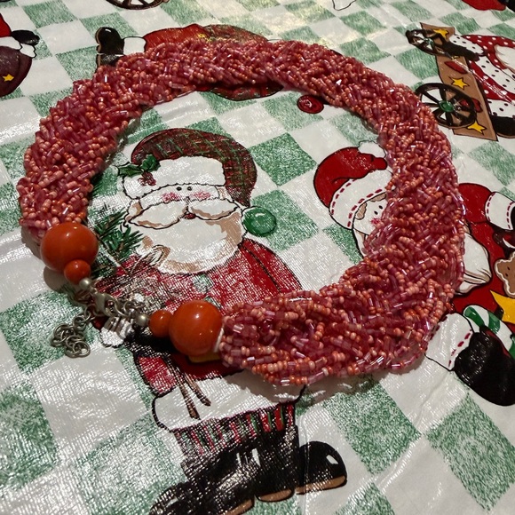 Elegant Pink Beaded Necklace - Picture 3 of 3